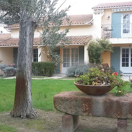 Logis Des Granges Hotell Arles
